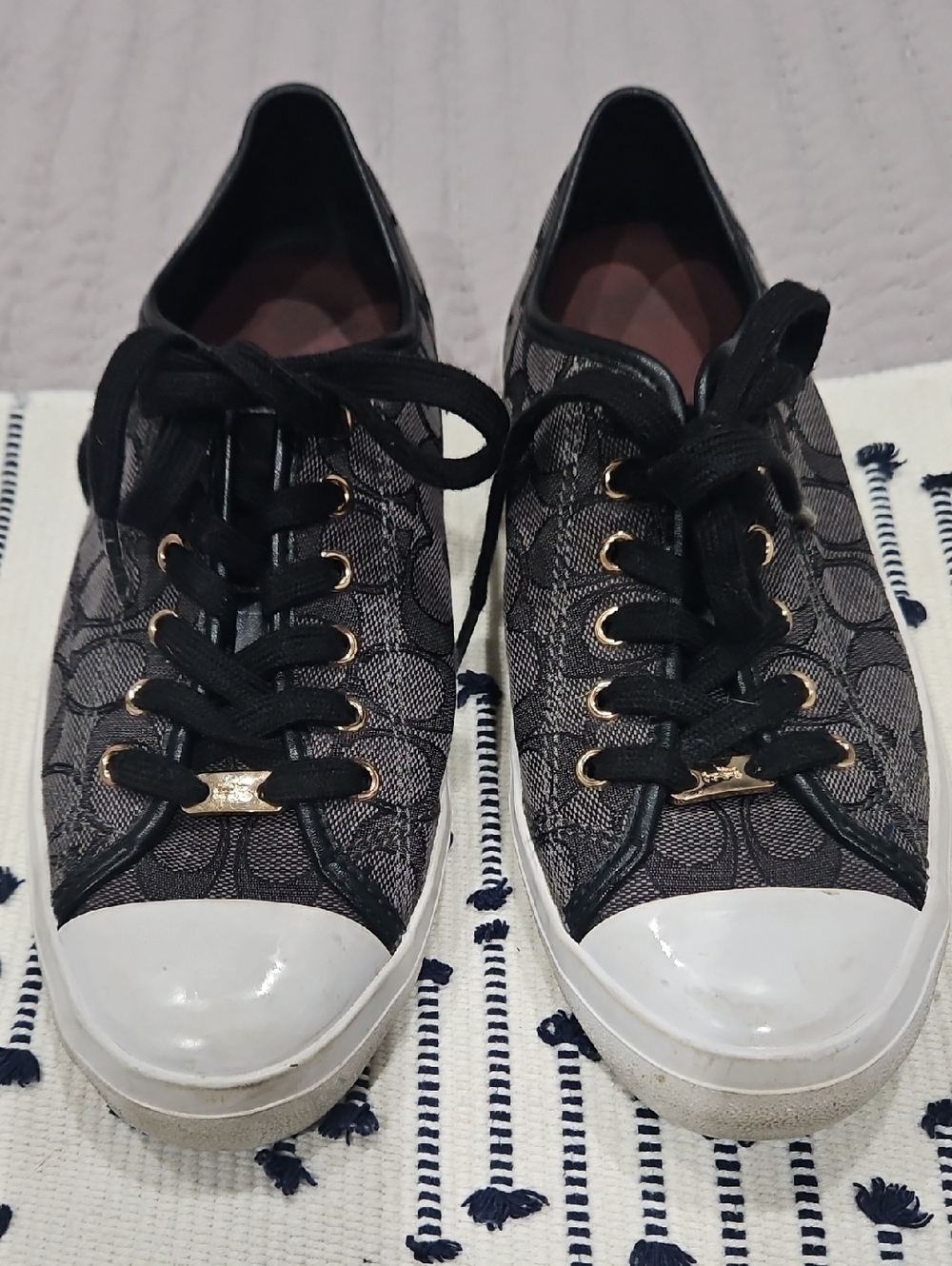 Women's Black Patterned Lace-Up Sneakers